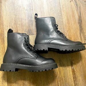 H&M black lace up boots size 8